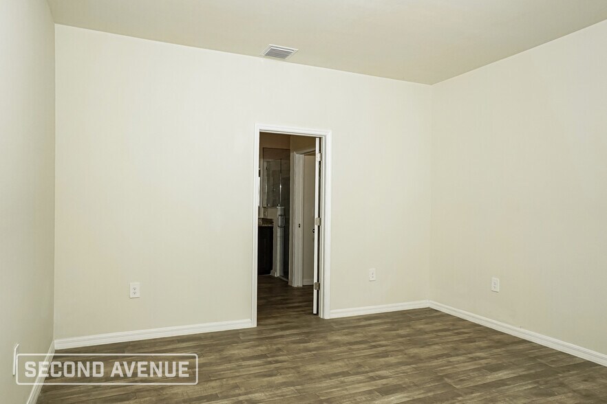 Building Photo - 4737 Manila Ave