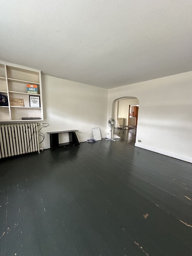 Building Photo - Exciting 4 Bed 1 Bath close to UWEC!