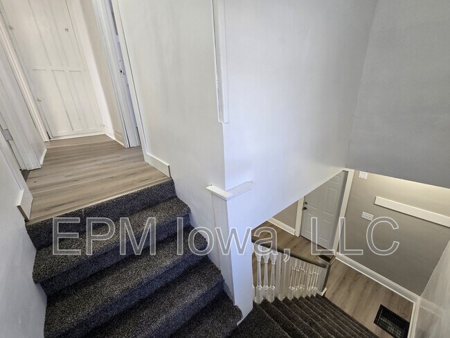 Building Photo - 827 Dawson St