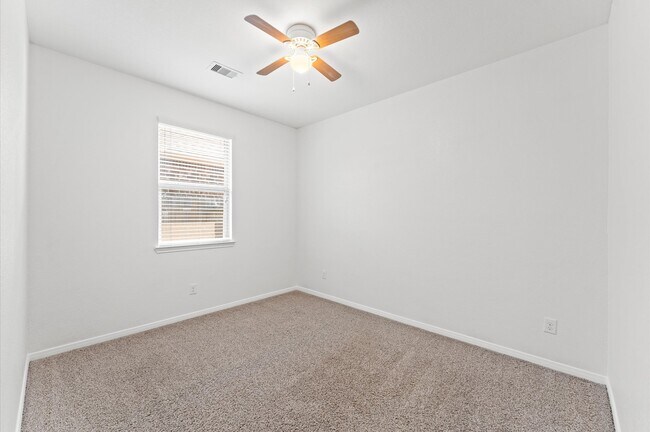 Building Photo - 5610 Glenfield Spring Ln