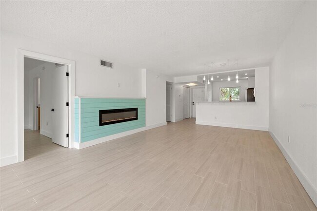 Building Photo - 301 87th Ave