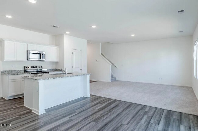 Building Photo - 956 Rift Vly Dr