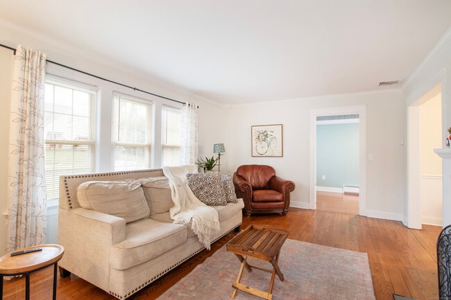 Building Photo - 315 S Orchard St