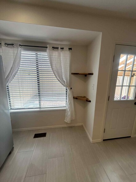 Building Photo - 2675 Springside Ct