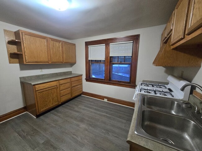 Building Photo - 1251 Walnut St