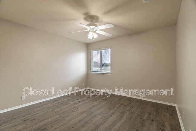 Building Photo - 2424 Dimmitt Dr