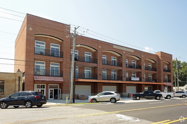 Primary Photo - Rock Point Downtown
