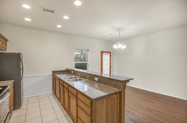 Building Photo - Great Duplex in Riverwalk Farms