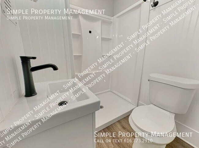 Building Photo - 928 Chatham St NW