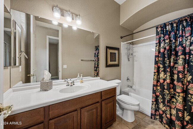 Building Photo - 2122 W Red Range Way