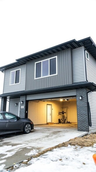 Building Photo - 6040 Kodiak Ln