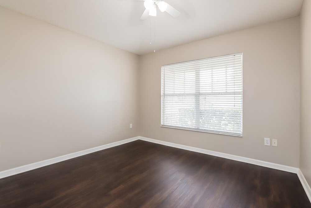 Building Photo - 6915 Runner Oak Dr
