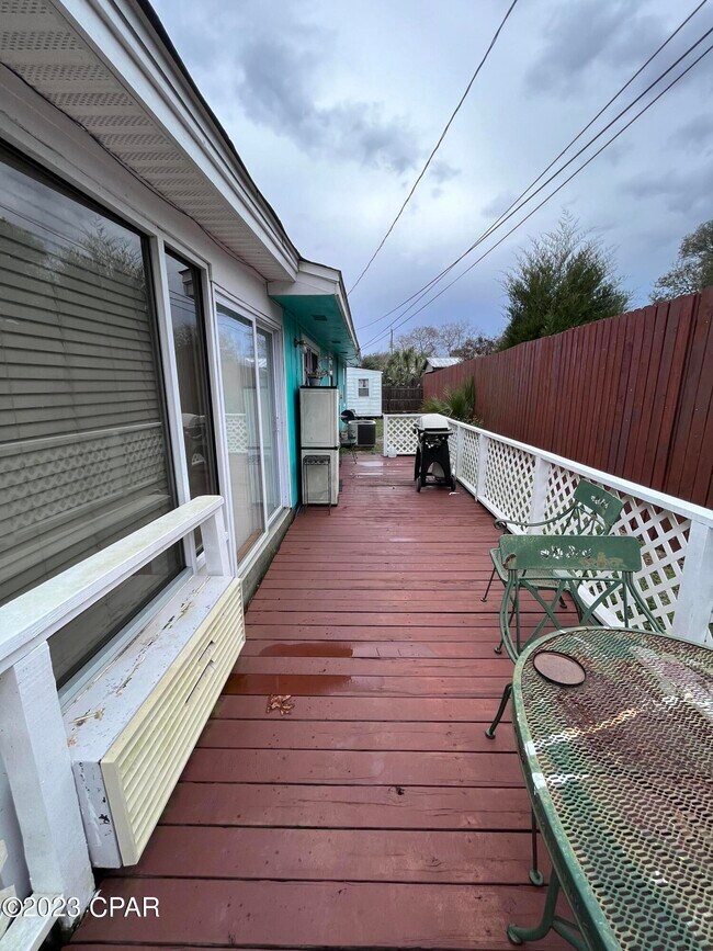 Building Photo - 321 Hibiscus Dr