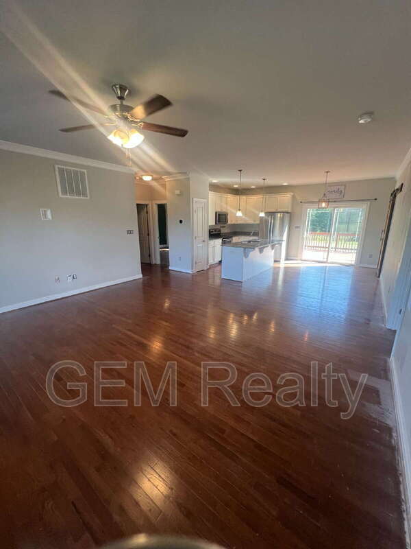 Building Photo - 90 Hickory Ridge Cir