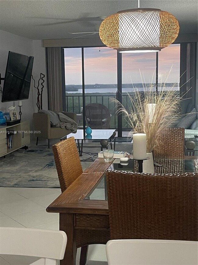 Building Photo - 5047 N Hwy A1A