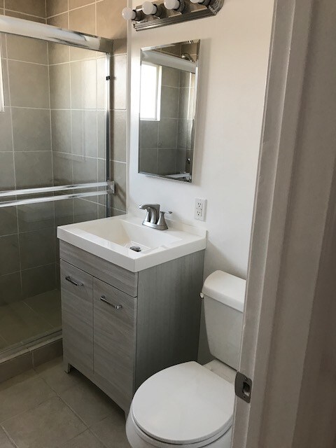 Building Photo - 940 S Venice Blvd