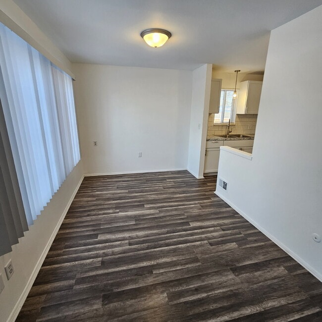 Building Photo - Completely Remodeled 1 Bedroom Condo in Warren – Private Basement Laundry + Storage Room!