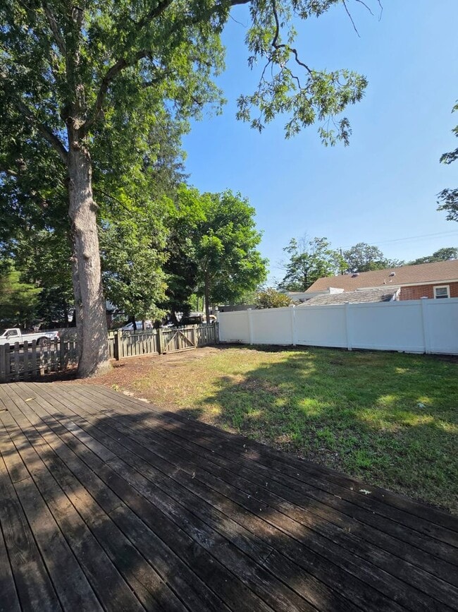 Building Photo - 3899 Smith Dr
