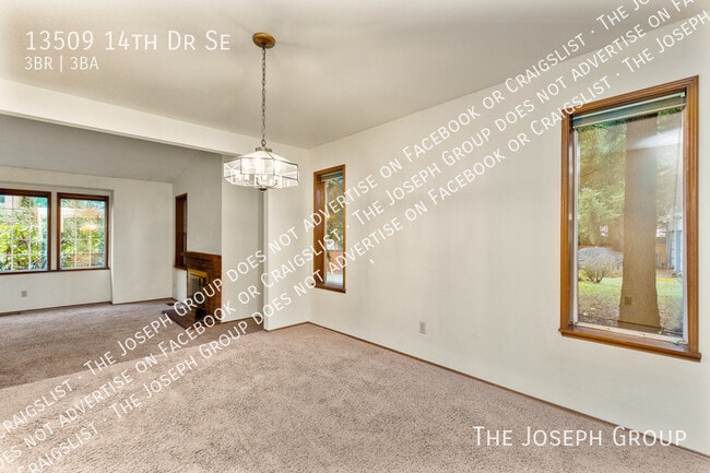 Building Photo - 13509 14th Dr SE