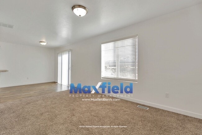 Building Photo - Townhouse Draper - 3 BD 2.5 BA 2 GA - 2250 Square Feet - New Carpet