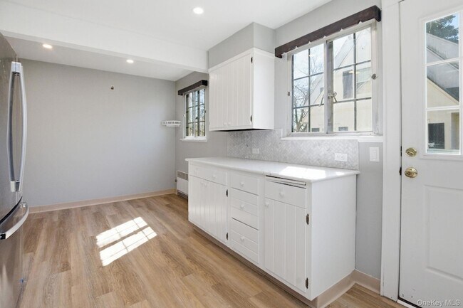 Building Photo - 5 Seymour Pl