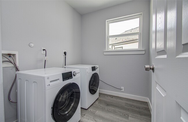 Building Photo - 4616 Shreveport Blvd