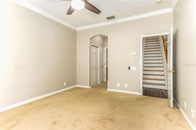 Building Photo - Gated Community Townhome 3br/2.5ba/2 Car G...