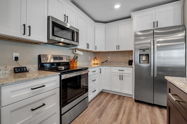 Building Photo - 4858 Sampler Dr