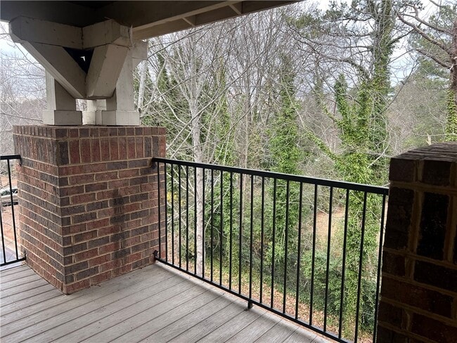 Building Photo - 833 Old Greenville Hwy