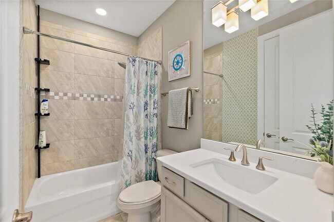 Building Photo - 54 N Riverwalk Dr