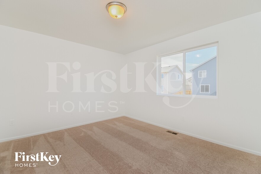 Building Photo - 10681 Luneth Dr