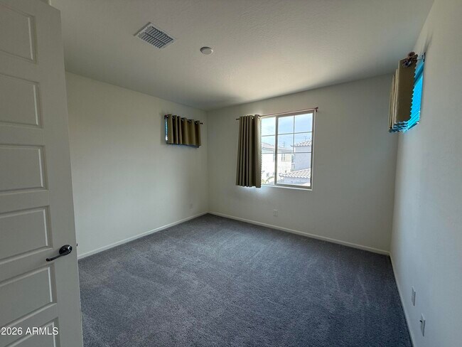 Building Photo - 263 E Lantana Dr