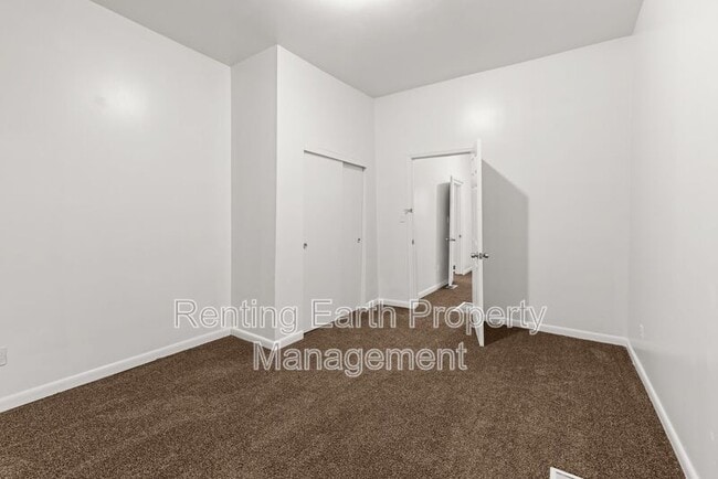 Building Photo - 5722 Terrace Ave