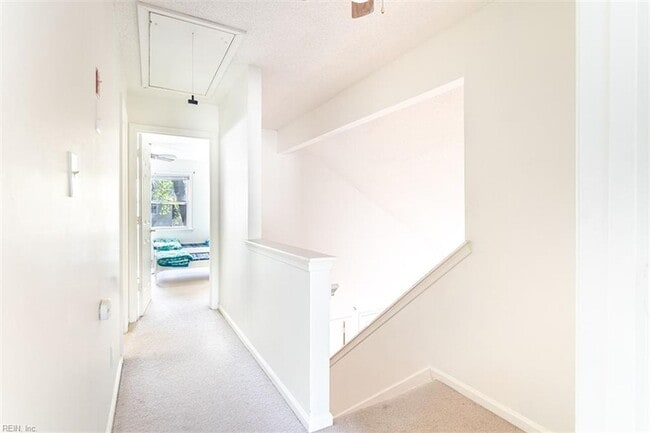 Building Photo - 100 Larkspur Hollow