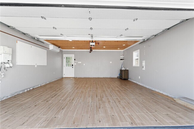 Building Photo - 308 7th St