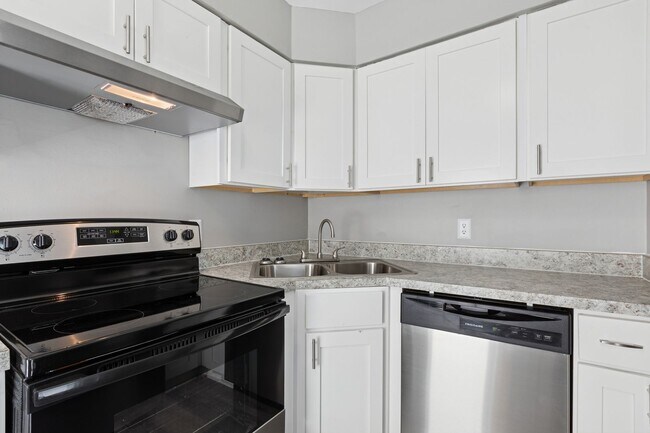 Building Photo - Fully Updated 2 Bedroom Unit!