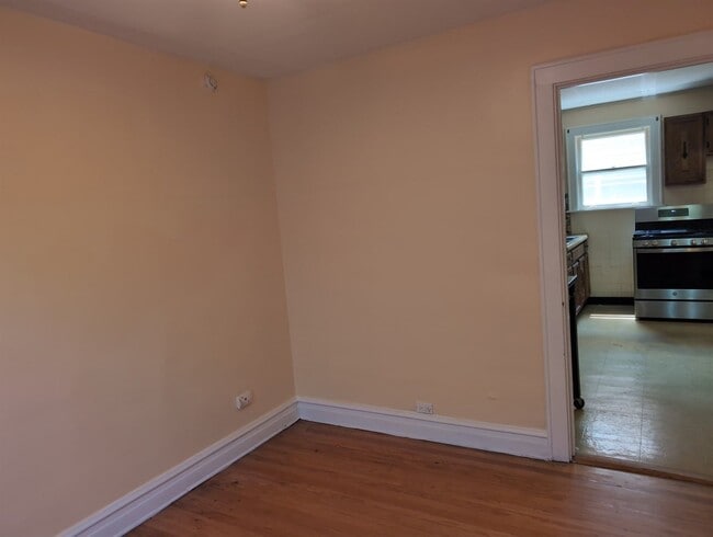 Building Photo - 5622 N Mango Ave