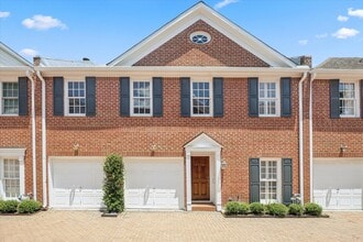 Building Photo - 2732 Mid Ln