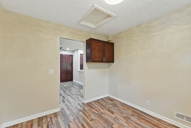 Building Photo - Spacious 4-Bedroom Home for Rent in Desira...