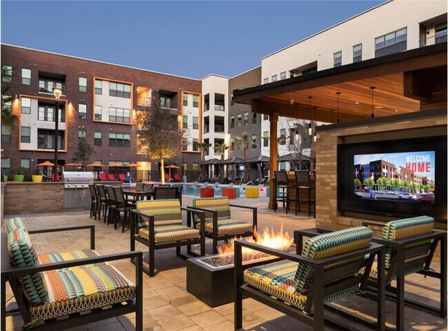 Building Photo - 2402 Aldrich St