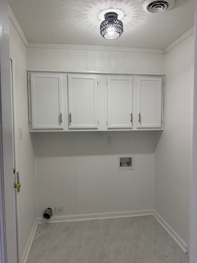 Building Photo - 7929 Steven Franklin Dr