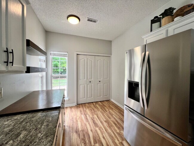 Building Photo - OPEN and SPACIOUS!
