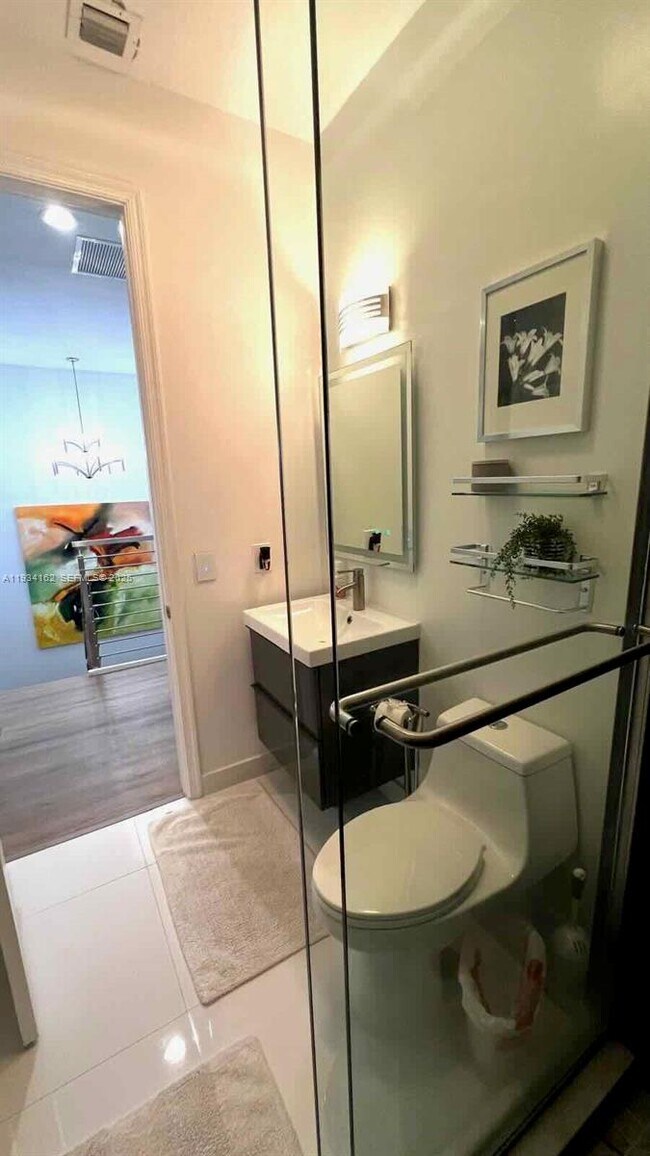 Building Photo - 6923 Julia Gardens Dr