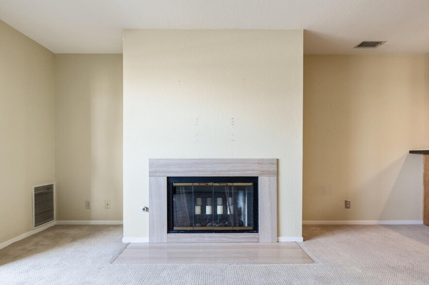 fireplace - 300 Murchison Dr