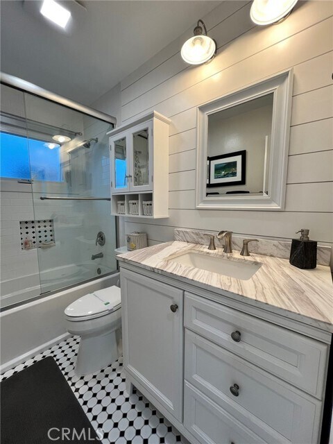 Building Photo - 602 Narcissus Ave