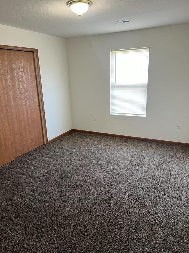 Building Photo - 100 Aldergate St