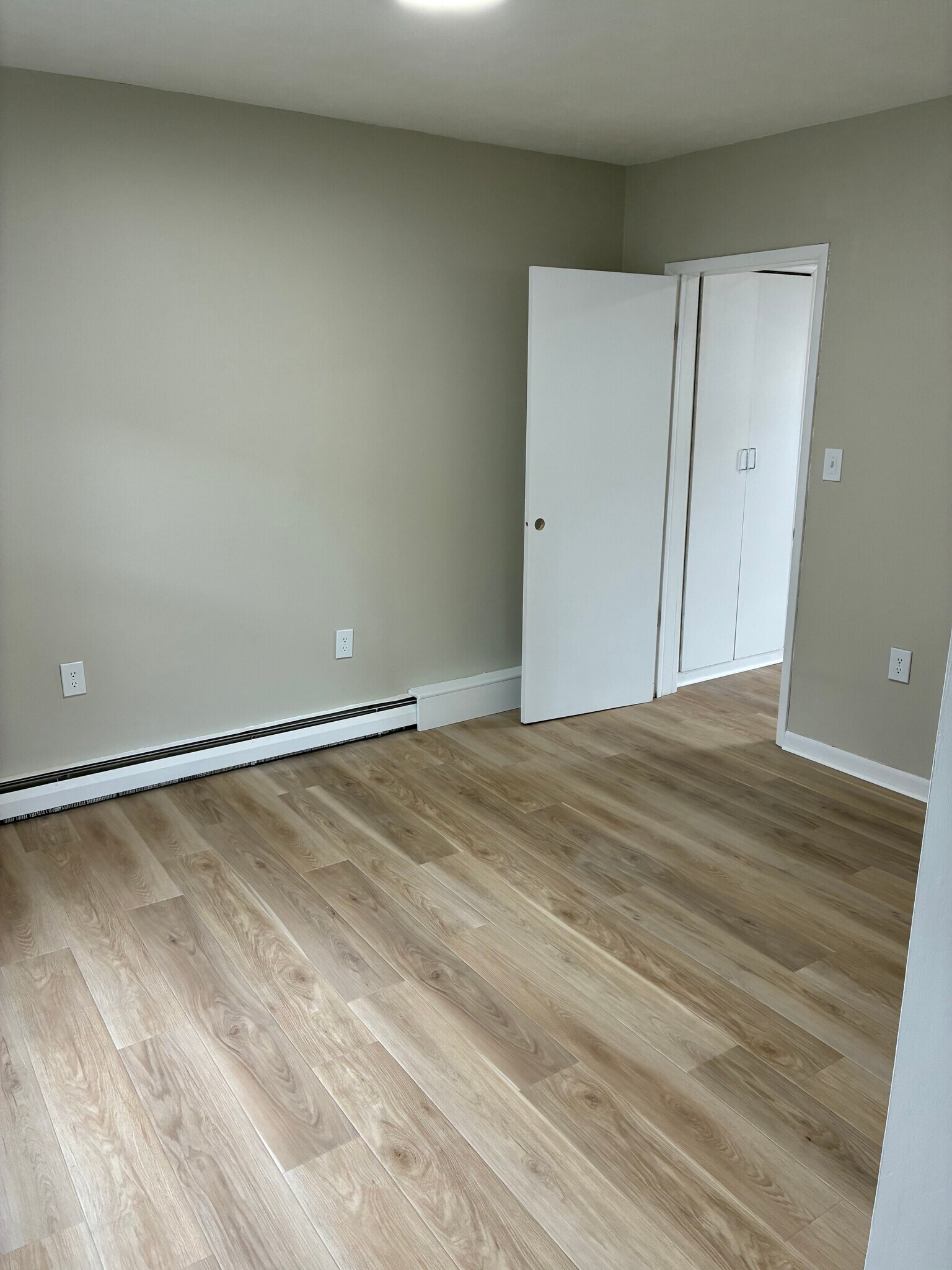 Building Photo - 41 White St