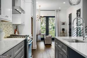 Building Photo - 2328 Mason Dr