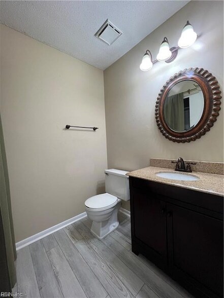 Building Photo - 4396 Silverleaf Dr