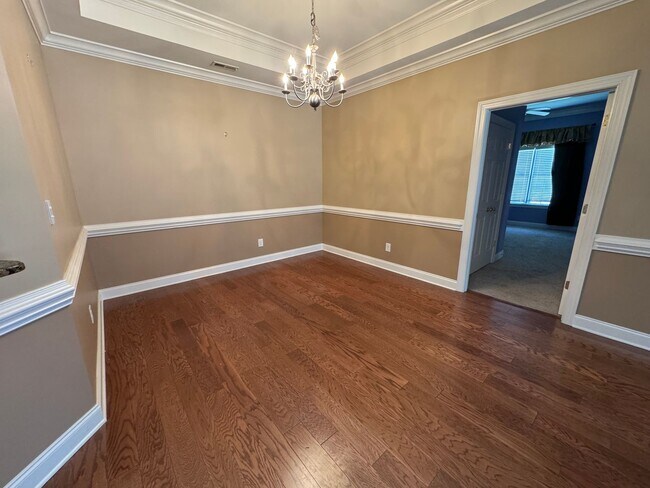 Building Photo - Modern 3 bedroom Condo with elevator access for second floor move-in!